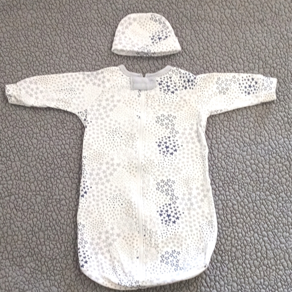 The Peanutshell Sleep Sack with Hat Size 0-3 Months White Blue Gray 2 Piece